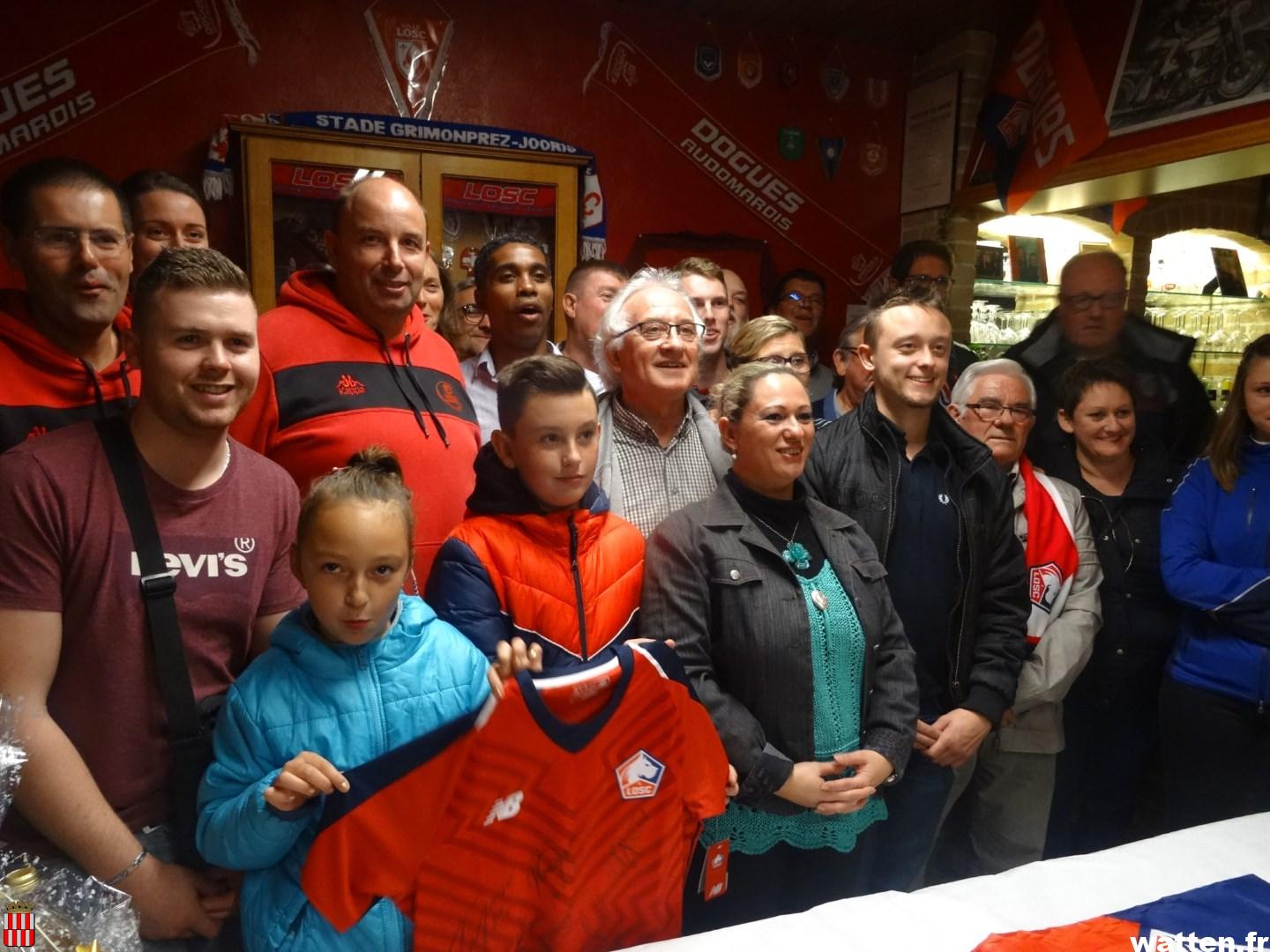 Des dirigeants du LOSC rendent visite à leurs supporters