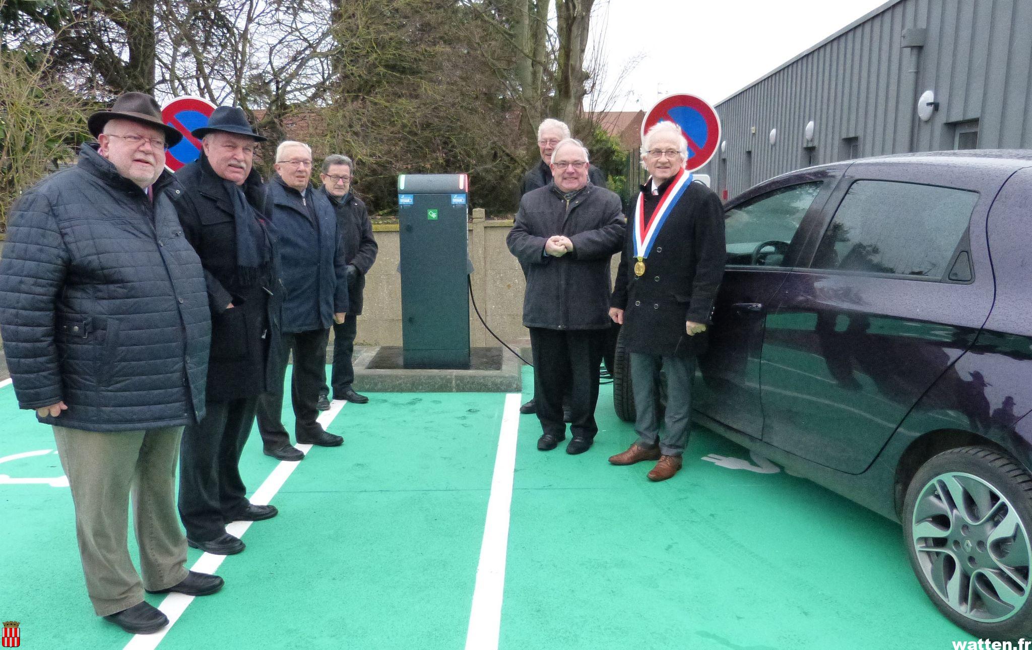 A Watten une première borne de recharge de véhicules électriques en service sur le territoire du SIECF