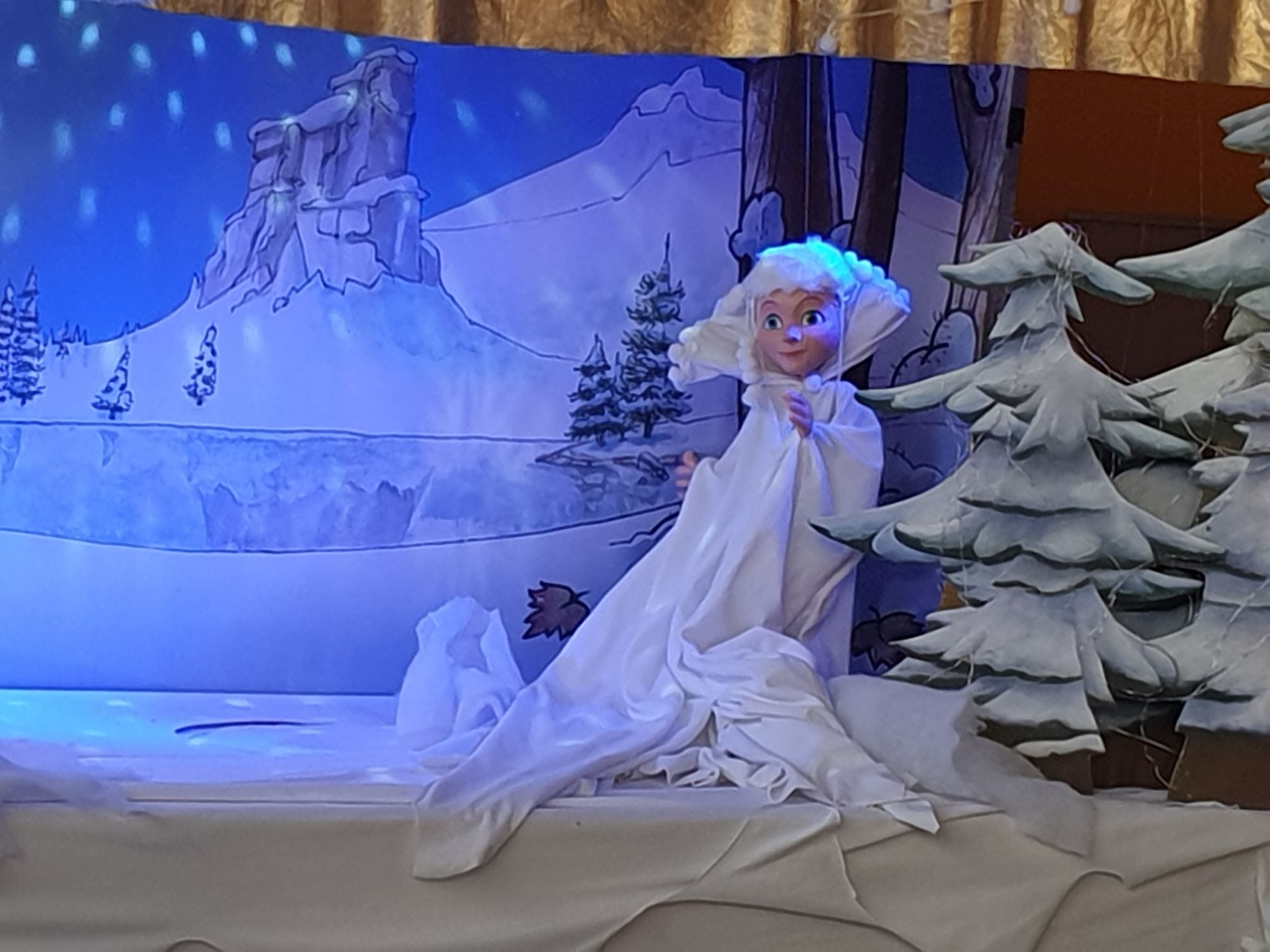 Spectacle de marionnettes offert aux écoles maternelles Brachet et Drila par l'association des parents d'élèves