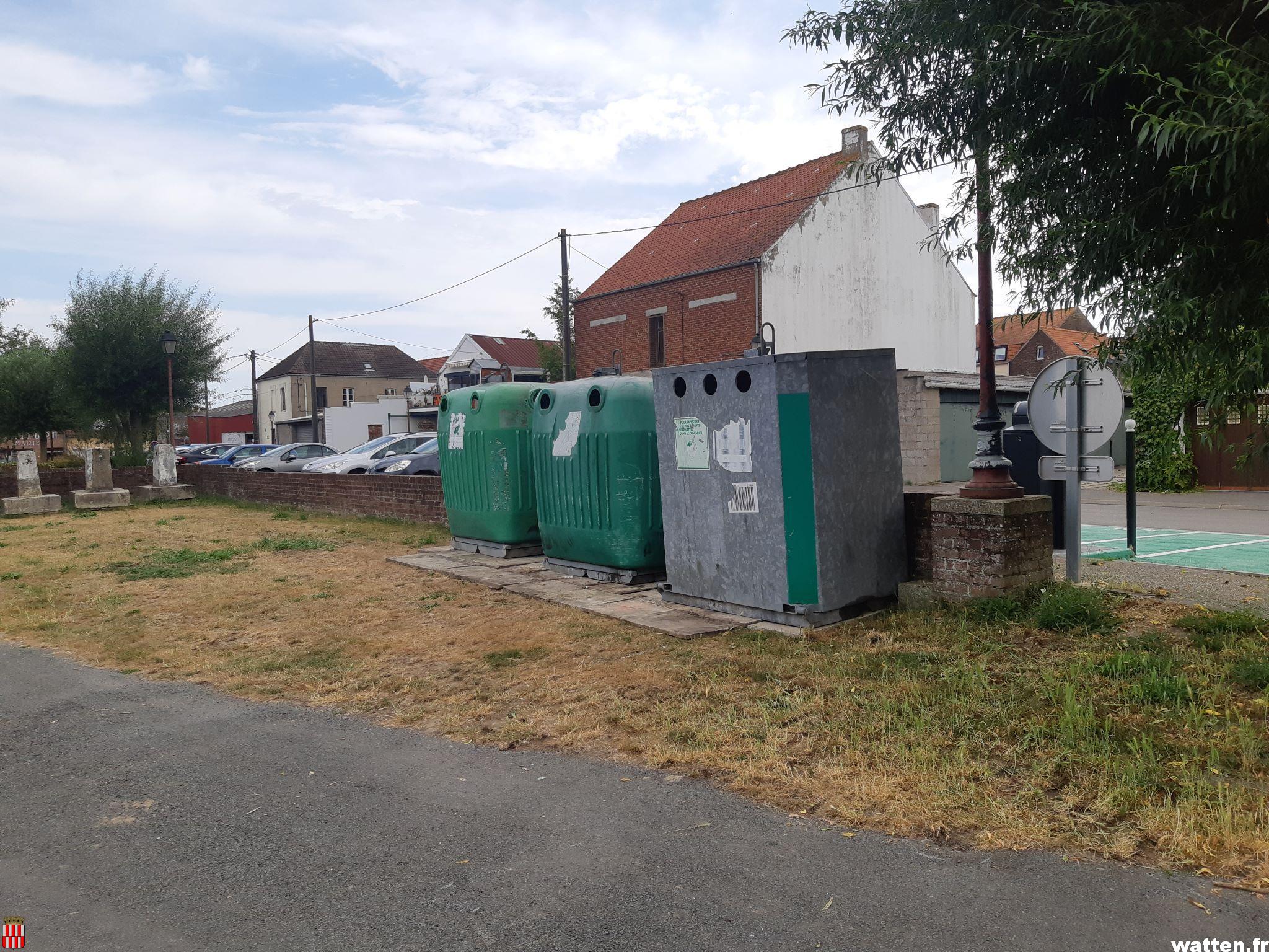 Déplacement des colonnes pour le verre de la place Leveaux