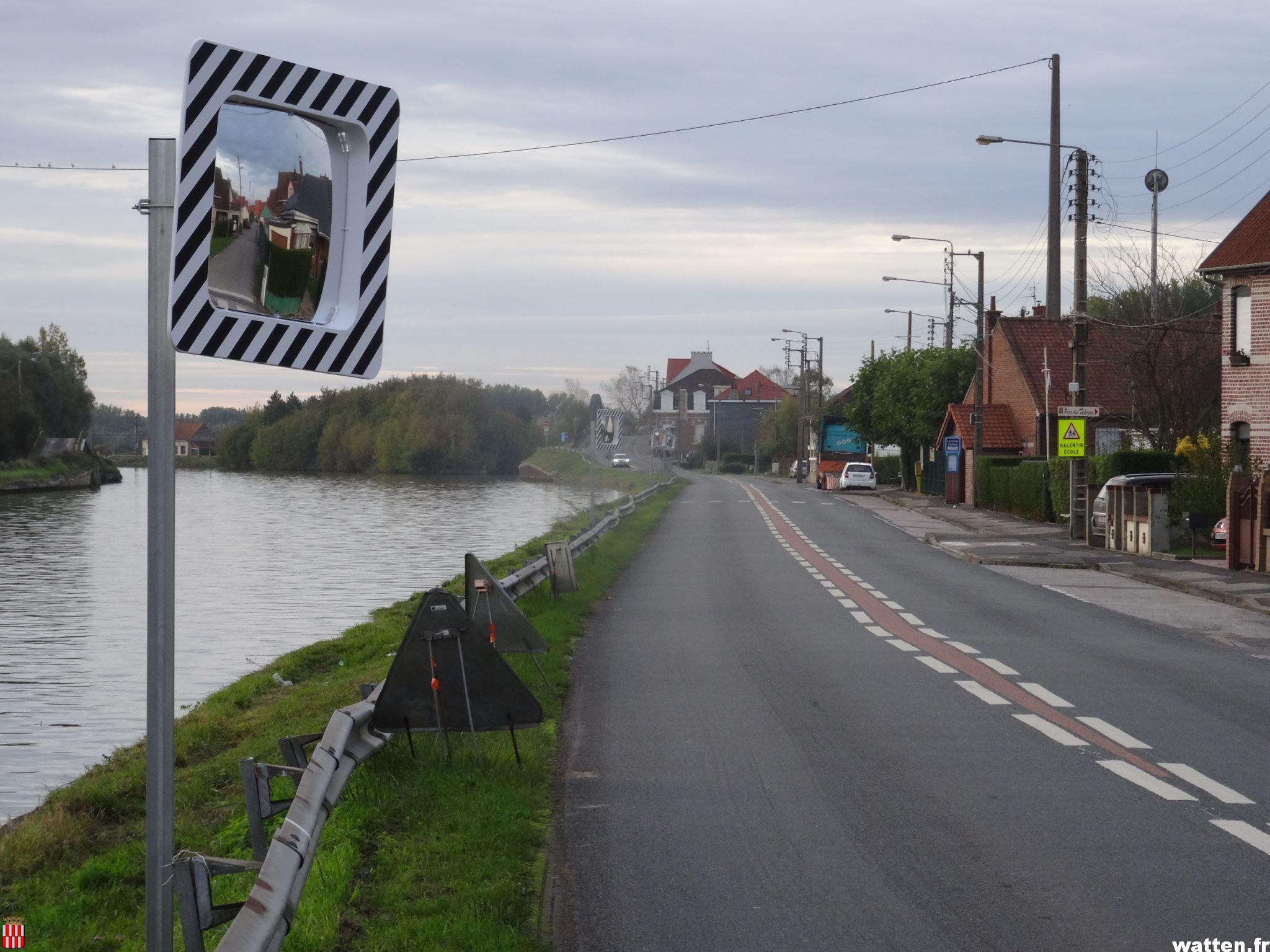 Pose de miroirs rue Pascal Leulliette