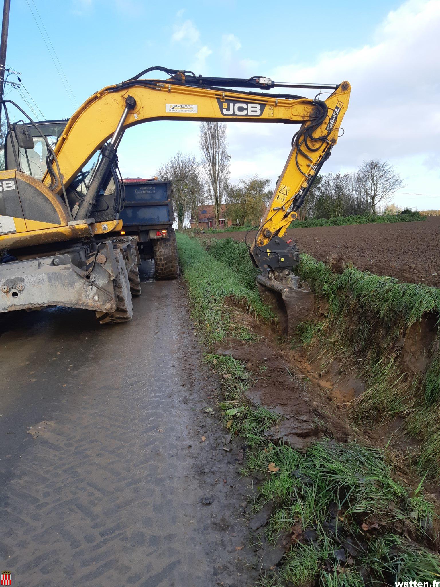 Travaux de curage des fossés rue des Viviers (CCHF)