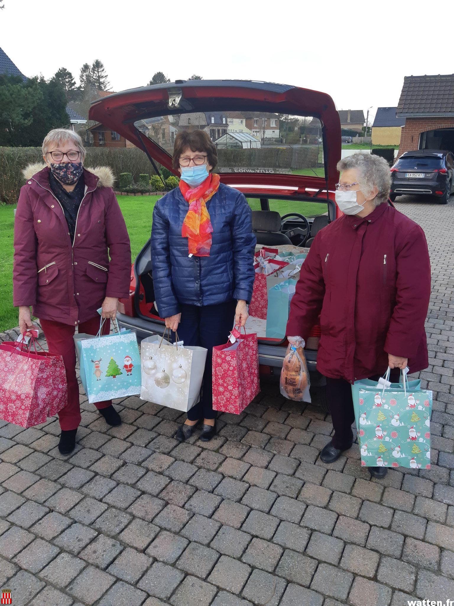 Distribution de colis de Noël par le Club de l’Âge d’Or de Watten