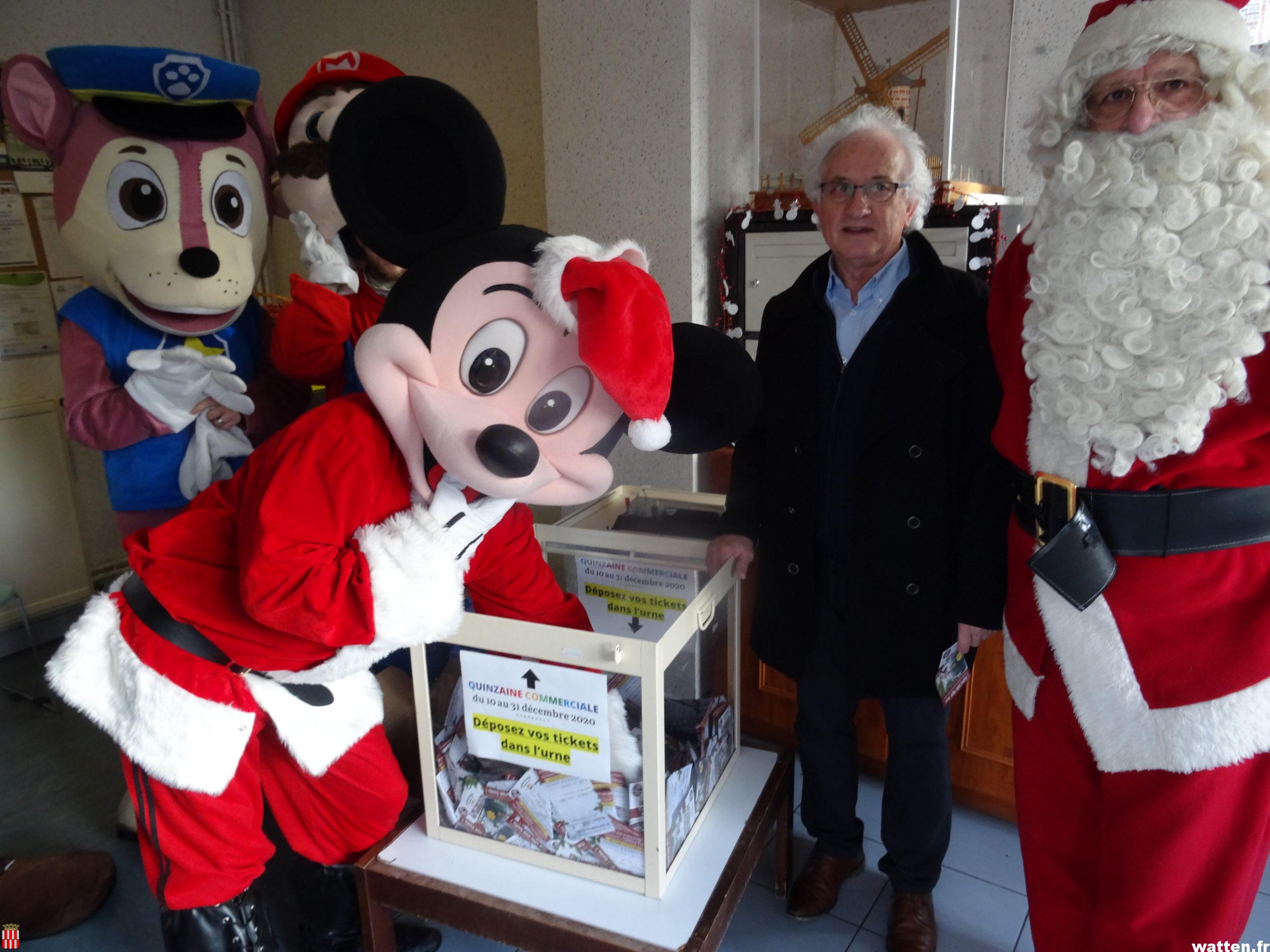 Les mascottes et le Père Noël pour égayer la matinée du 24 décembre