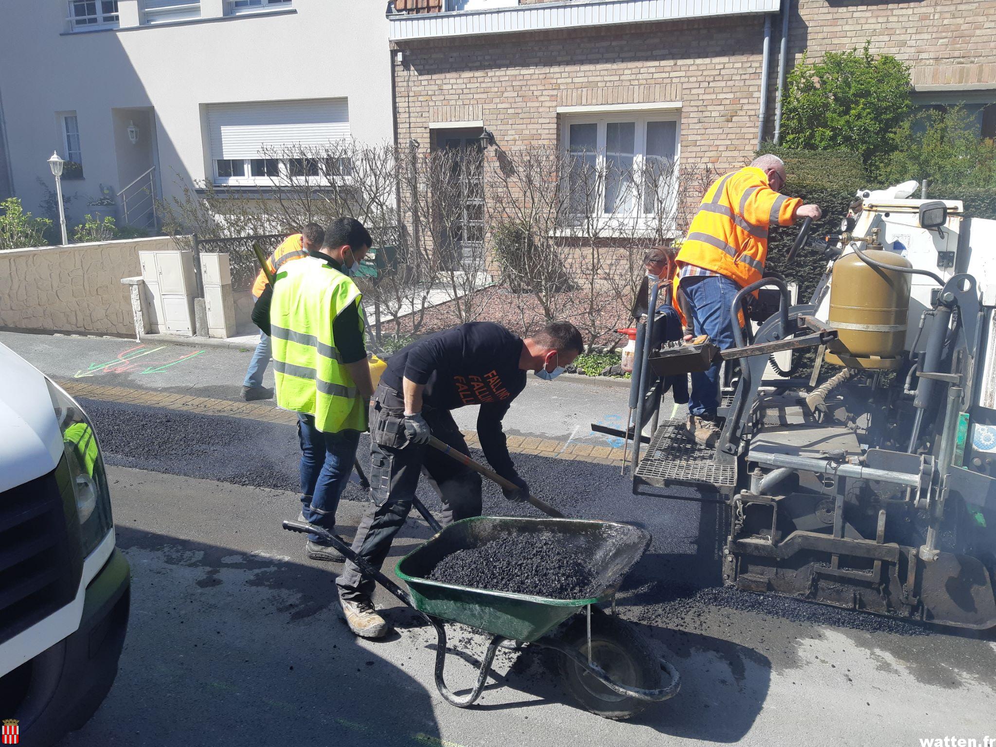 Pose de nouvelles canalisations d’eau Rue de l’Ermitage (Suez)