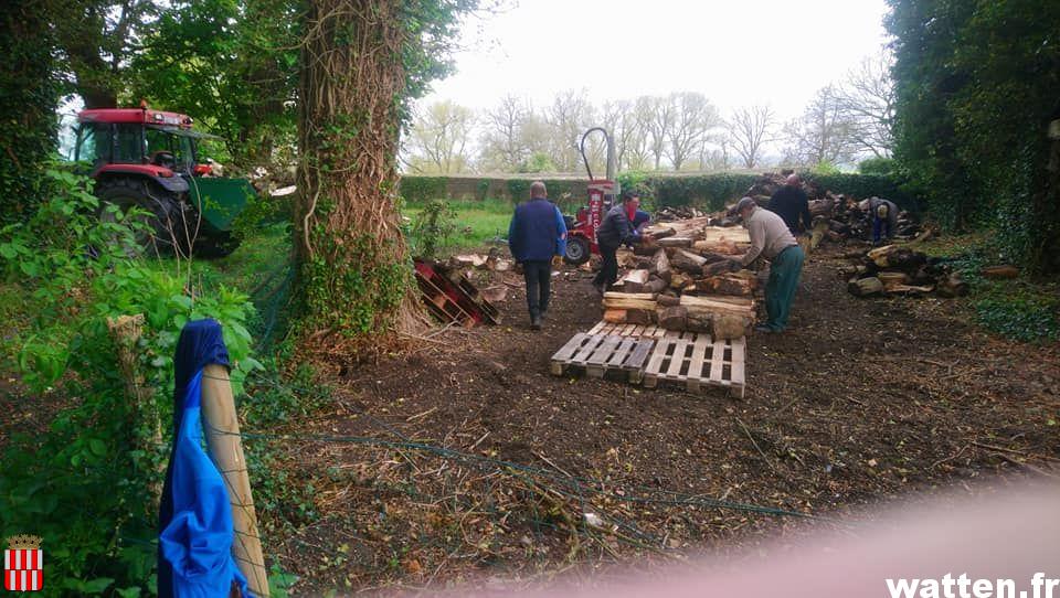 Les bénévoles de Watt’en fête ont nettoyé le site de l’abbaye pour la saison 2021!