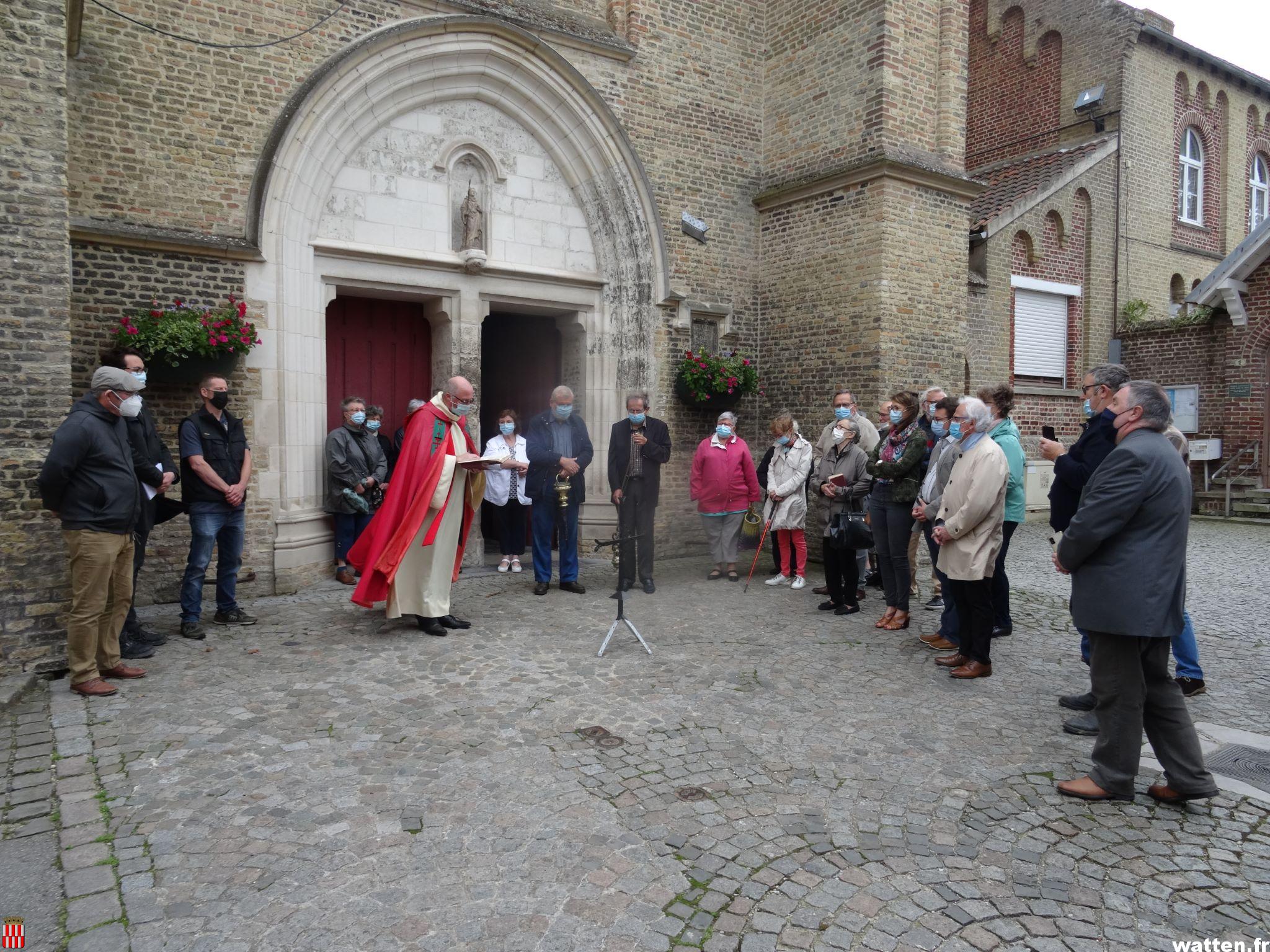 Installation de la croix de l’église Saint-Gilles suite aux travaux sur l’édifice