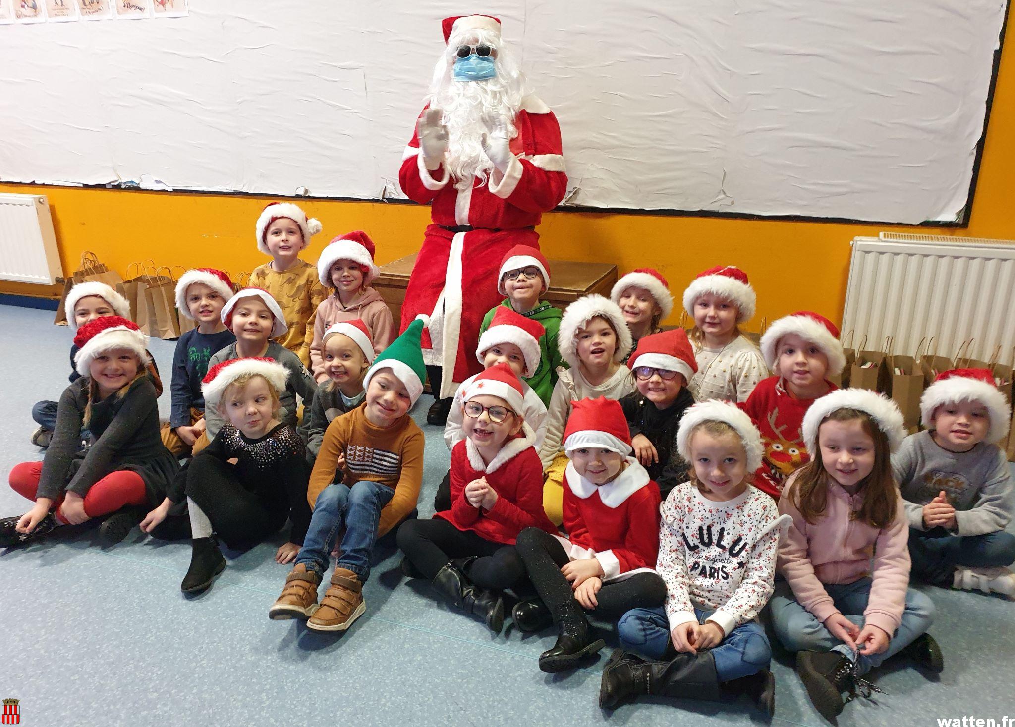 Joyeux Noël de la part des élèves de l’école maternelle!