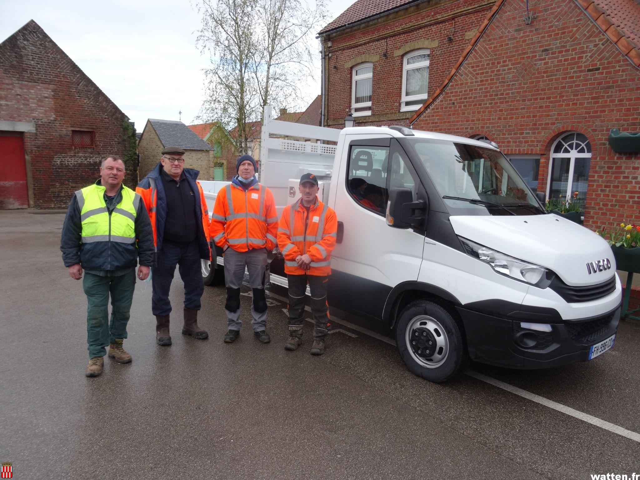 Livraison d’un nouveau camion du SIVOM pour Watten