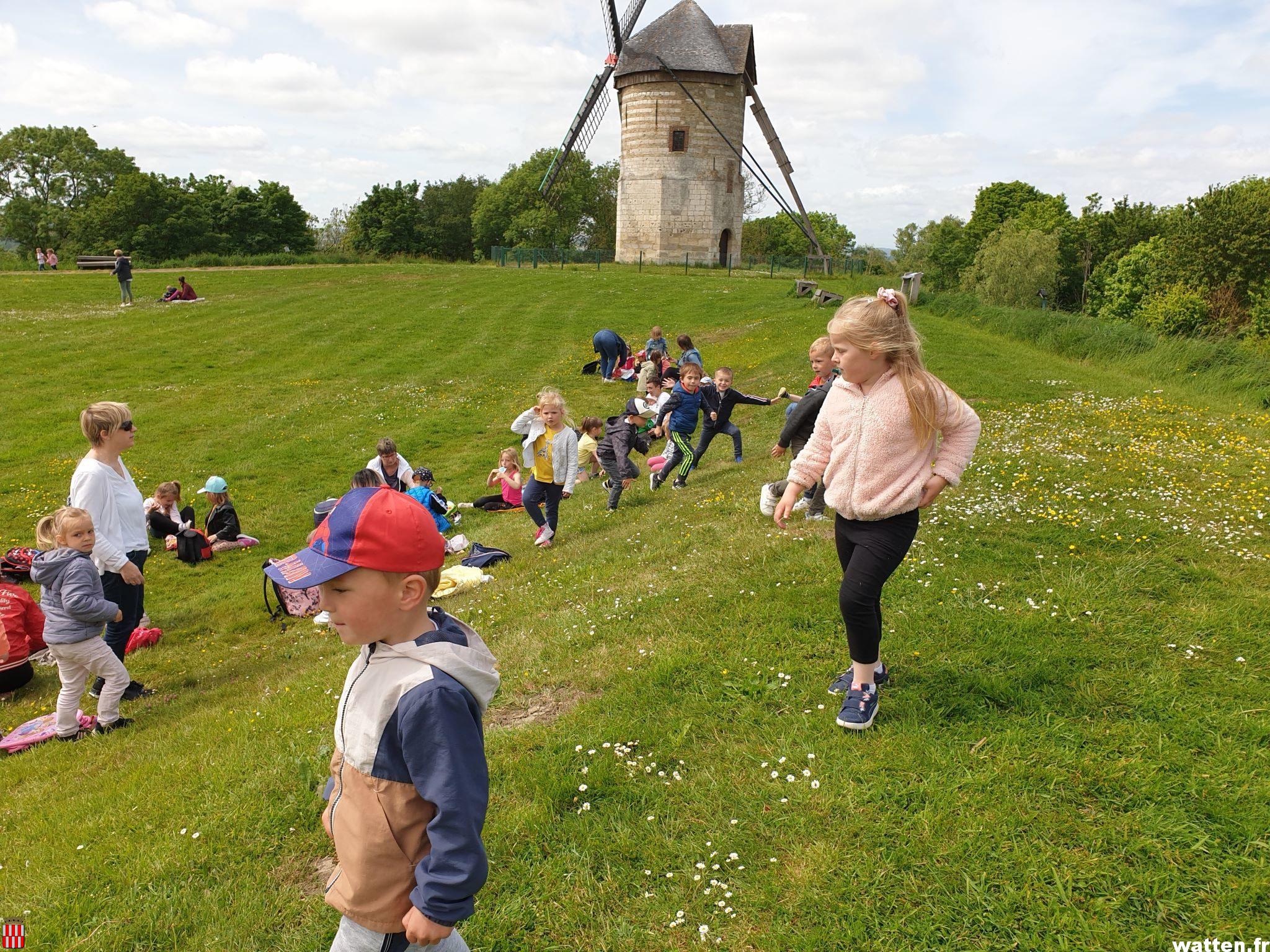 Jour de pique-nique au moulin pour l’école Brachet