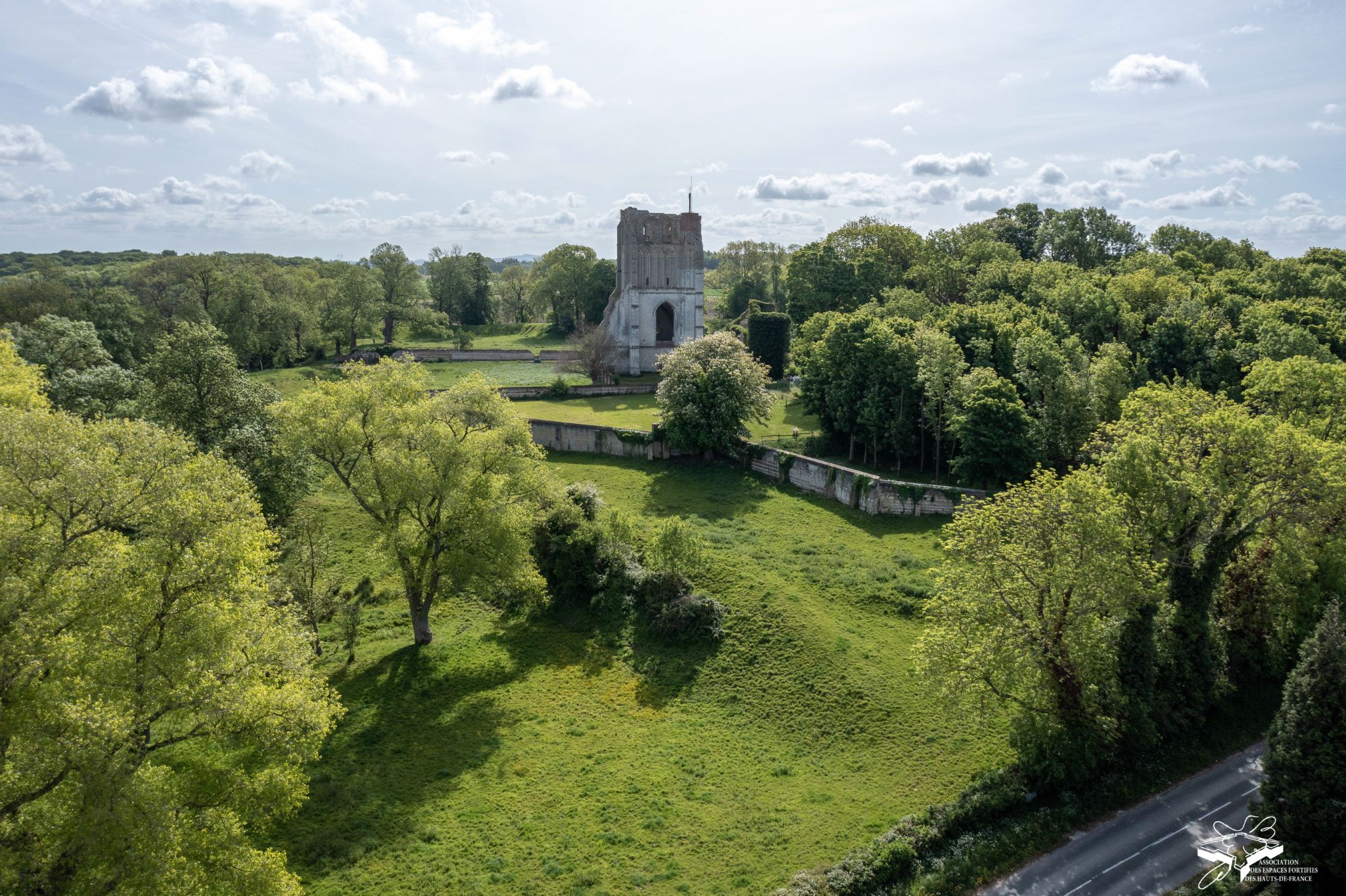 Le site de l’abbaye de Watten, un espace fortifié (vidéo)