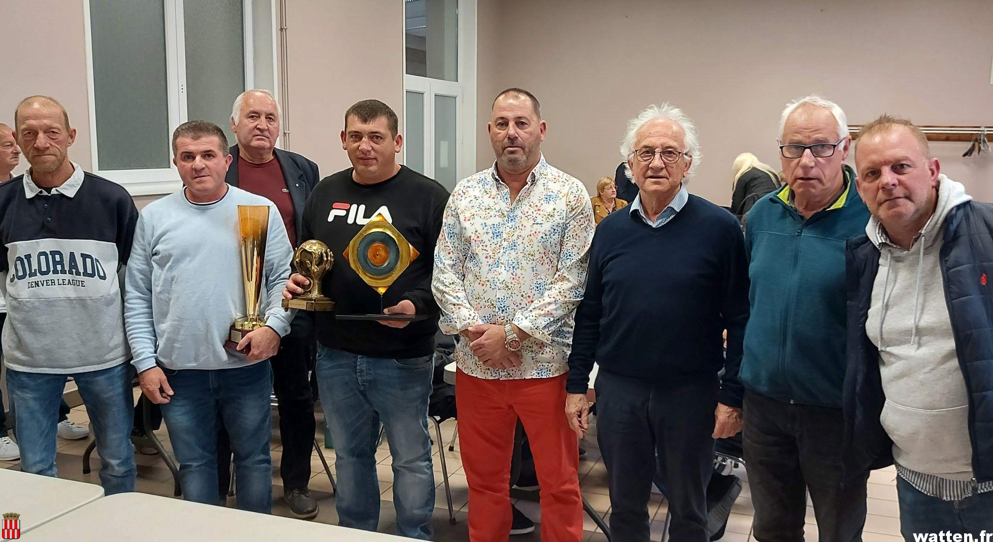 L’heure des récompenses au club de pétanque