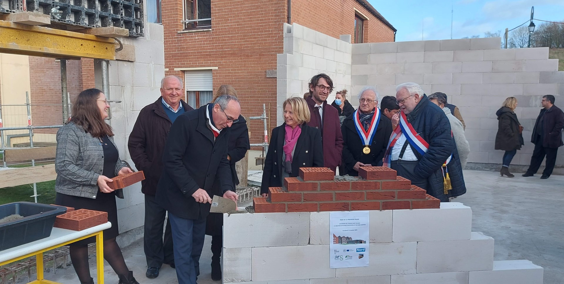 Une première pierre très attendue à l’Ehpad Saint-Hilaire