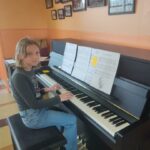 Un nouveau piano pour le centre de l'Ecole Intercommunale de Musique de la CCHF à Watten Photo piano Watten (002)