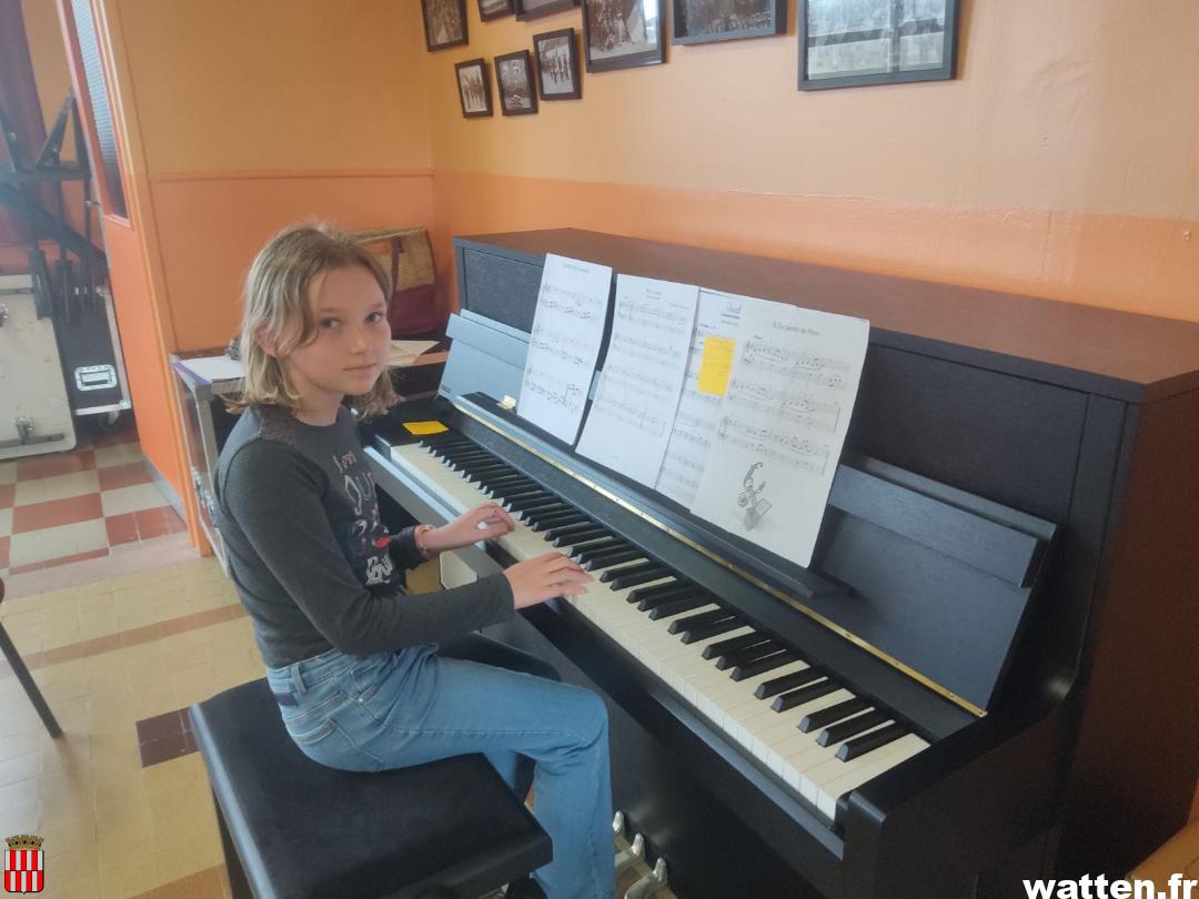 Un nouveau piano pour le centre de l’Ecole Intercommunale de Musique de la CCHF à Watten