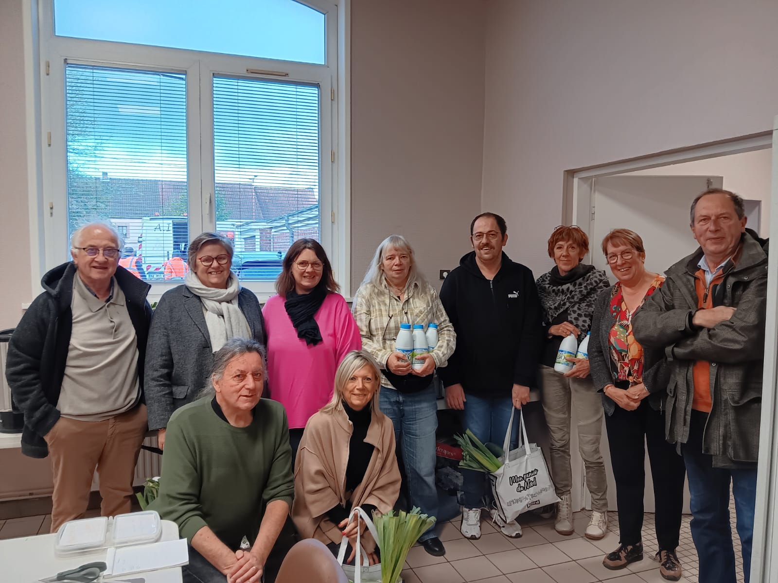 Distribution des paniers solidaires du Département avec les Restos du Cœur