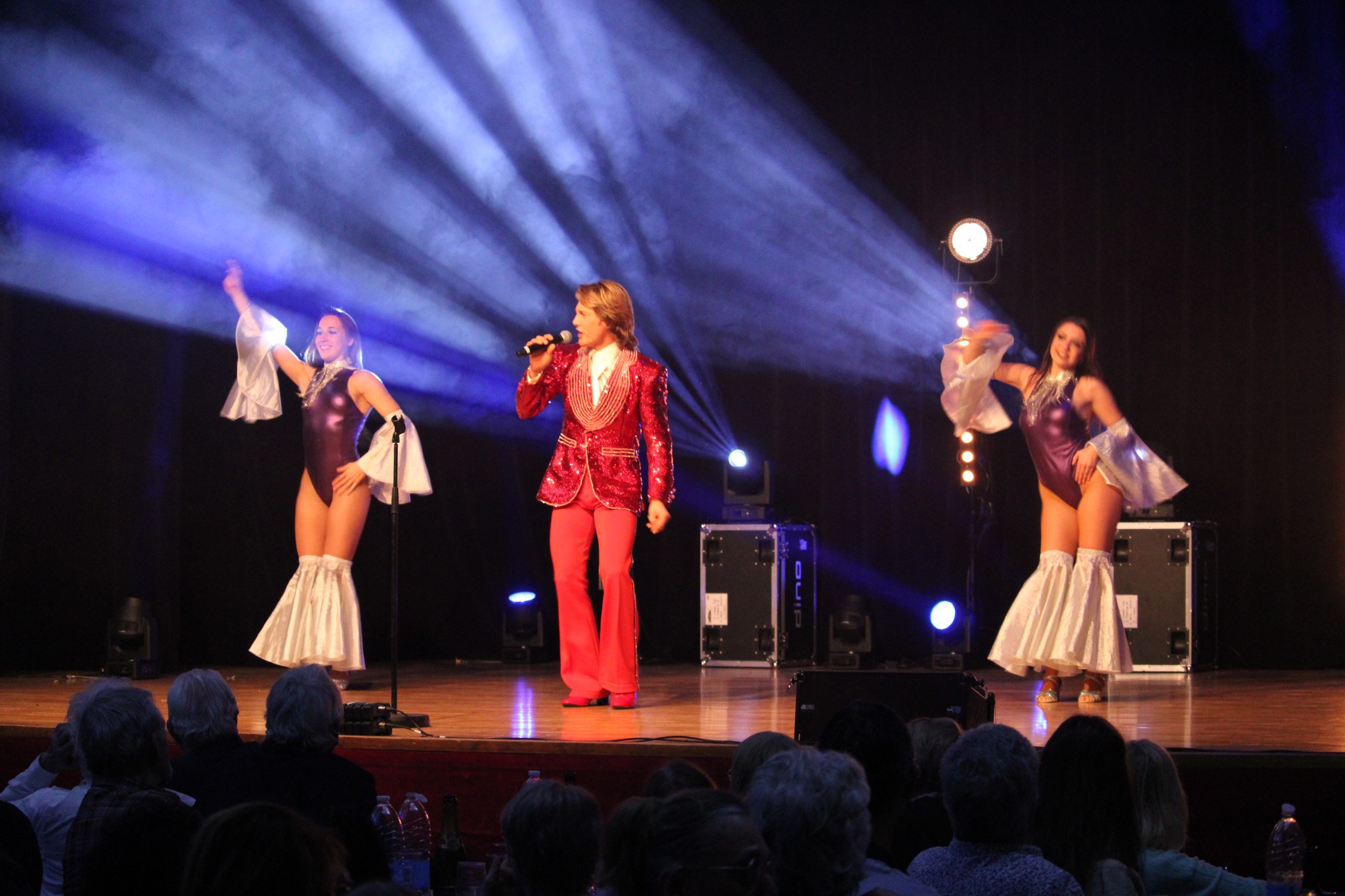 Retour en images sur le repas-spectacle avec Yannick Bons et Mad’moiselle Agathe