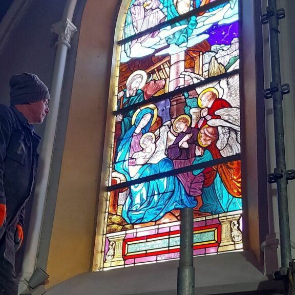 Retour du vitrail de la Nativité