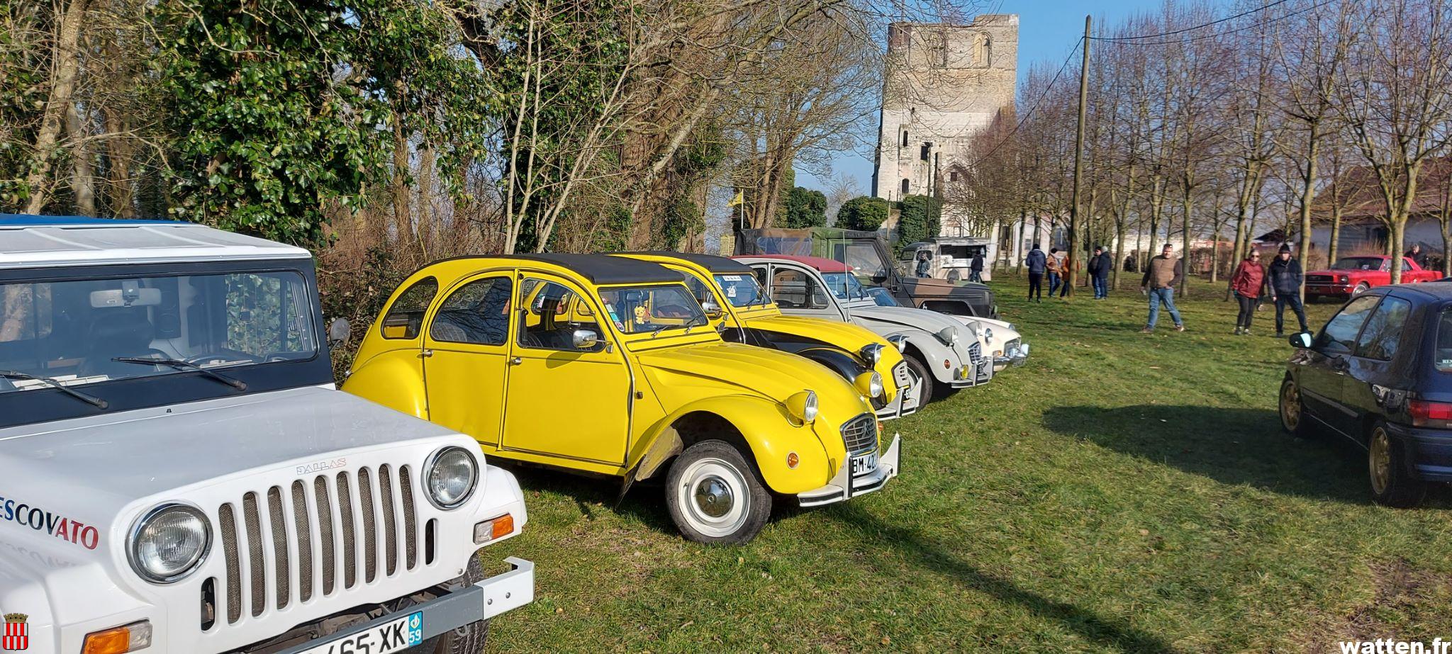 Rassemblement de véhicules anciens à l’abbaye