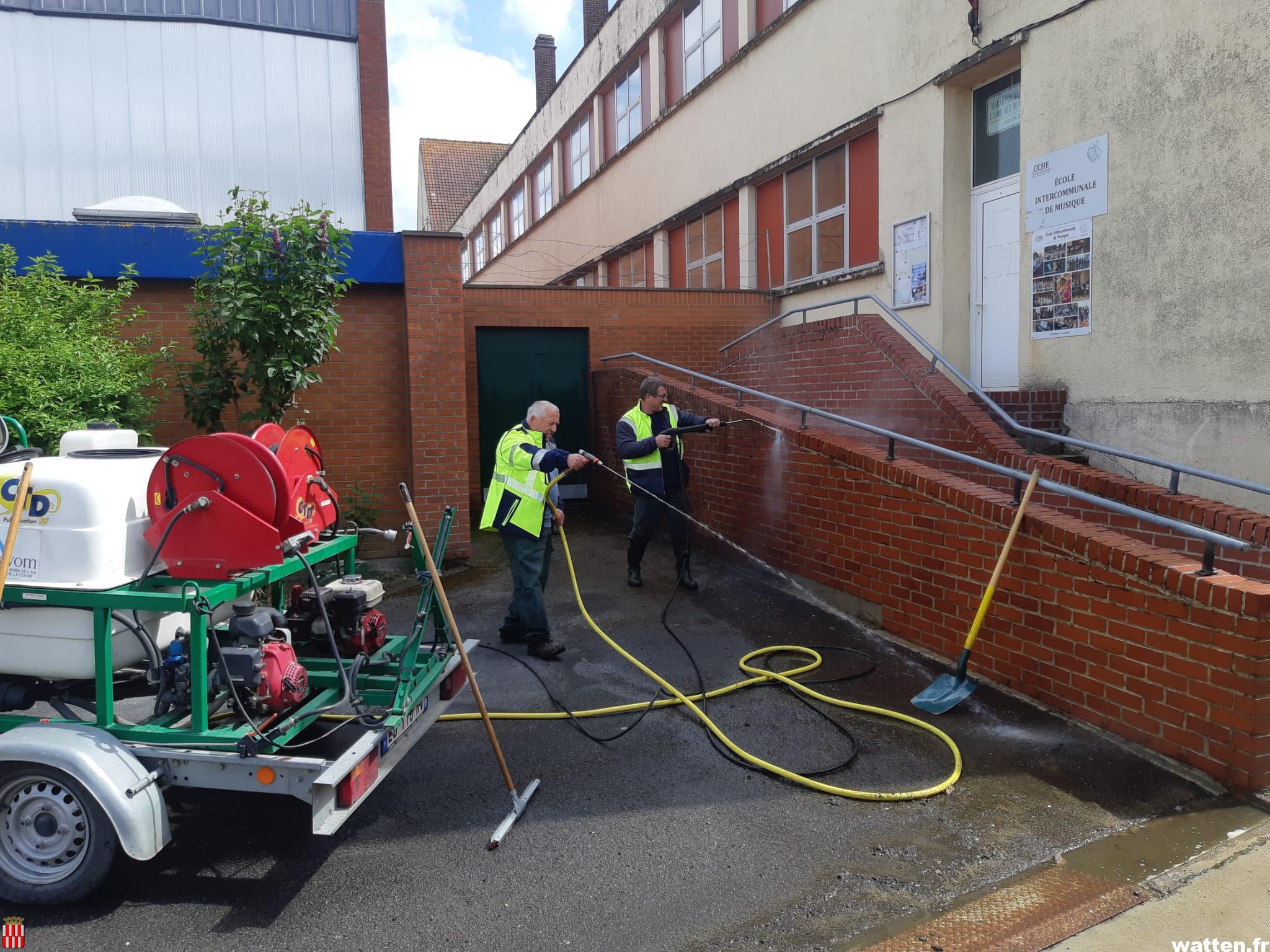 Ecole de musique: nettoyage des escaliers d’accès