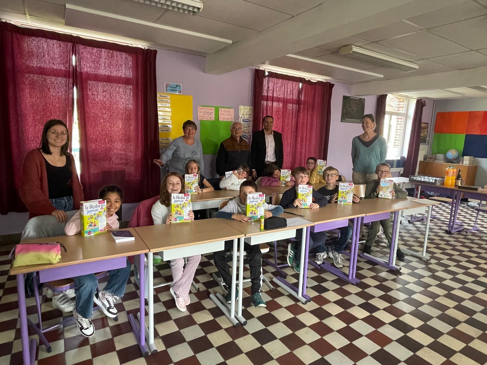 Remise des dictionnaires aux CM1 de l’école l’Institution du Sacré-Coeur