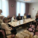 2025-12-18 remise colis Noël CCAS à l&rsquo;Ehpad (1)