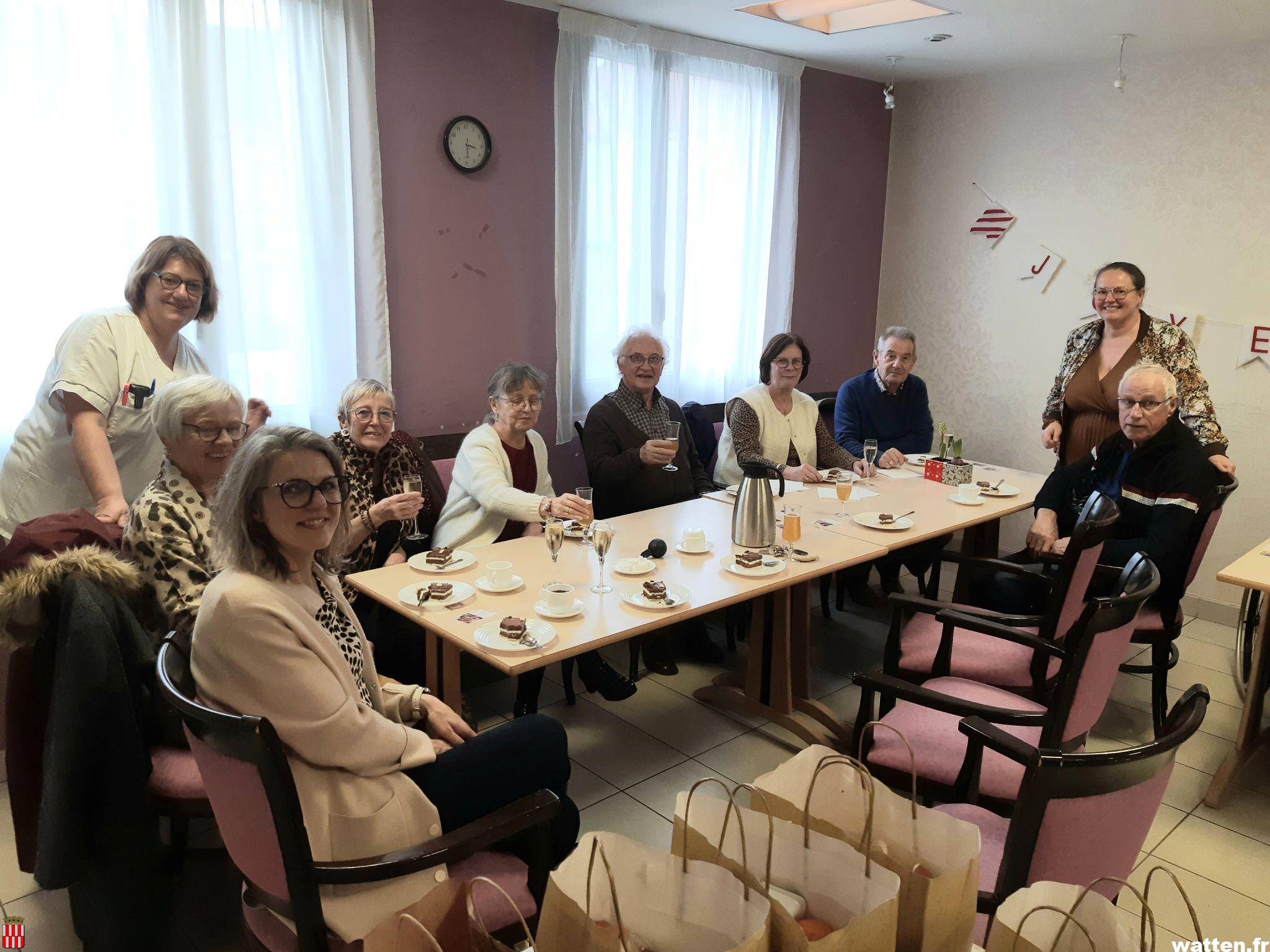 Distribution des colis de Noël 2025 à l’Ephad St-Hilaire