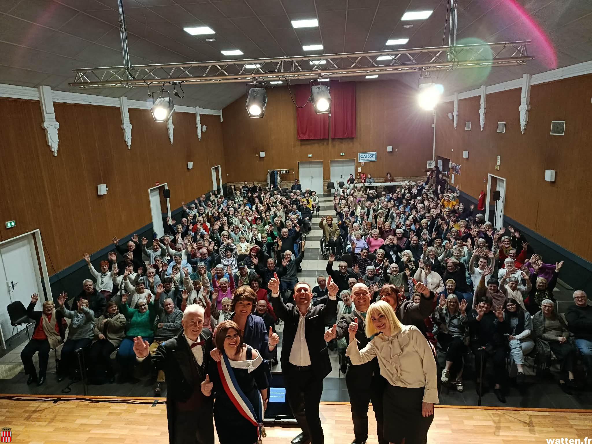 Une salle comble à Watten avec le spectacle « Amour Gloire et Beugler »